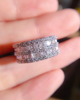 1560201935384 《R23200》1.1卡超豪镶戒指，豪华个性，戴出不一样的奢华，特价3088_枚，带证书包装